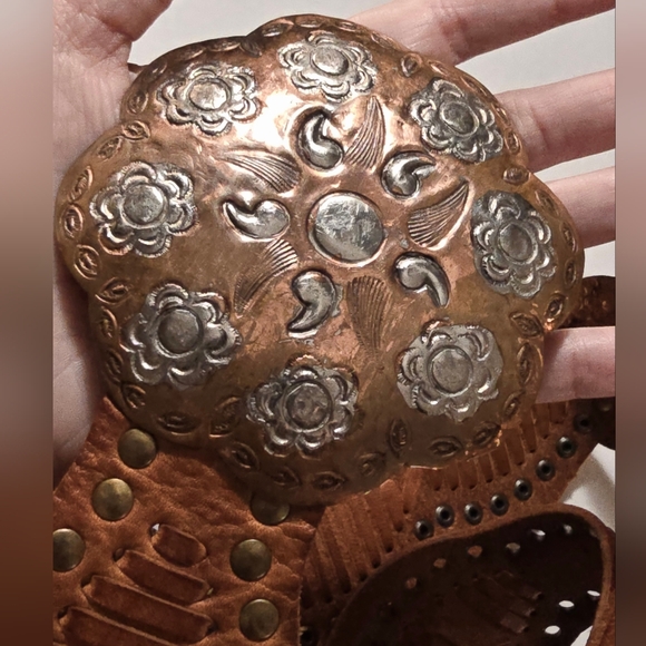 Vintage CHICOS camel Leather copper Silver Morraco Concho Belt Boho Adjustable - Picture 7 of 13